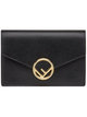 Категория: Сумки через плечо женские Fendi