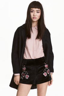Бархатные шорты с вышивкой H&M