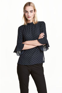 Блузка с оборкой на рукаве H&M