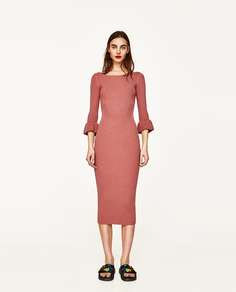 Платье из трикотажа в рубчик с расклешенными манжетами Zara