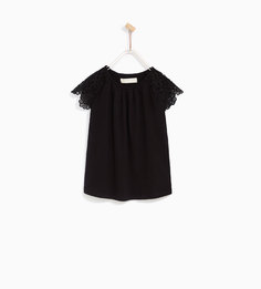 Футболка с деталями из гипюра на плечах Zara