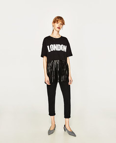 Футболка с бахромой и надписью Zara