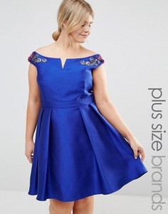 Платье мини для выпускного с открытыми плечами и цветочной вышивкой Little Mistress Plus - Синий