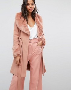 Приталенно-расклешенное пальто с искусственным мехом Miss Selfridge - Розовый