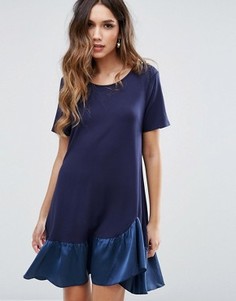 Свободное платье с асимметричным краем и оборкой Missguided - Темно-синий