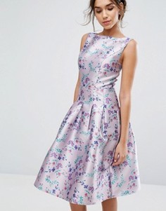 Платье миди с цветочным принтом и складками Chi Chi London - Мульти