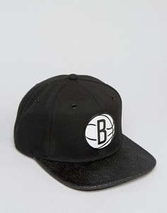 Бейсболка с фактурным козырьком из искусственной кожи Mitchell & Ness Ultimate Brooklyn Nets - Черный