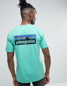 Зеленая футболка классического кроя с логотипом на спине Patagonia P-6 - Зеленый