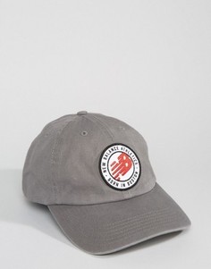 Серая кепка с логотипом в стиле ретро New Balance - Серый