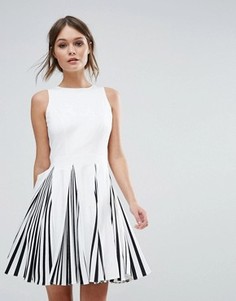 Черно-белое короткое приталенное платье Forever Unique - Белый