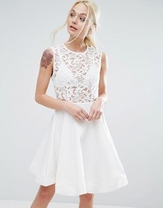 Короткое приталенное платье Glamorous - Белый