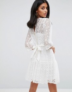 Цельнокройное кружевное платье Closet London - Белый