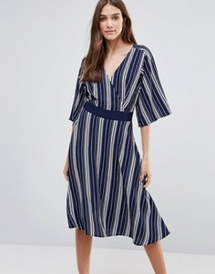 Платье в полоску с запахом Liquorish - Синий