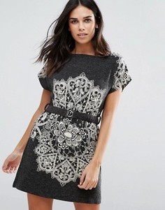 Цельнокройное платье с принтом пейсли Jasmine - Серый