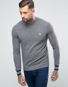 Серый фактурный джемпер с круглым вырезом и отделкой Fred Perry - Серый