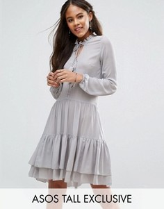 Свободное платье на пуговицах с отделкой кисточками Glamorous Tall - Серый