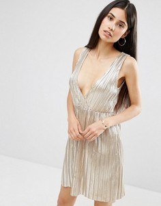 Плиссированное платье цвета металлик с V-образным вырезом Oh My Love - Серебряный