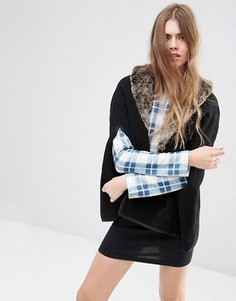 Кейп с воротником из искусственного меха ASOS - Черный