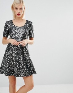 Короткое приталенное платье с леопардовым рисунком и пайетками Love Moschino - Черный