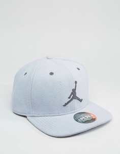 Серая бейсболка Nike Jordan 12 811461-012 - Серый