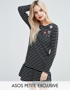 Платье в полоску с нашивками ASOS PETITE - Мульти