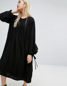 Присборенное платье в стиле oversize от STYLENANDA - Черный