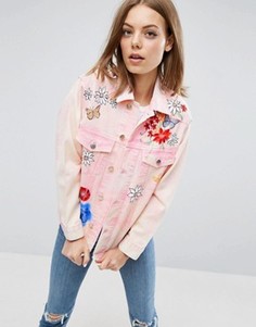 Розовая джинсовая куртка с цветочным рисунком ASOS - Розовый