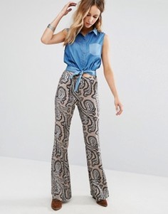 Расклешенные брюки с принтом Free People - Серый