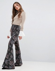 Расклешенные брюки с принтом Free People - Черный