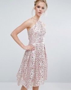 Платье миди цвета металлик с вырезами Chi Chi London - Розовый