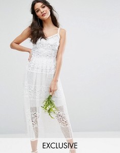 Приталенное кружевное платье с серебристой подкладкой Bodyfrock Bridal - Кремовый