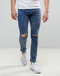 Синие зауженные джинсы с эффектом кислотной стирки и рваной отделкой на коленях Liquor & Poker - Синий