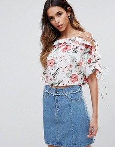Топ с цветочным принтом и шнуровкой на рукавах Missguided - Мульти
