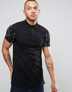 Длинная облегающая футболка-поло с контрасным платочным принтом на рукавах и молниями по бокам ASOS - Черный