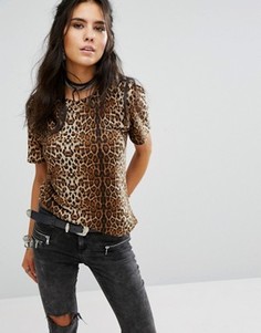 Свободная футболка с леопардовым принтом Glamorous - Коричневый