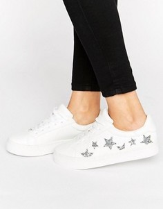 Кроссовки на шнуровке со звездами New Look - Белый
