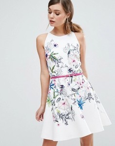 Короткое приталенное платье Ted Baker Samm - Белый