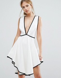 Платье с глубоким вырезом и асимметричным подолом Finders Asher - Белый