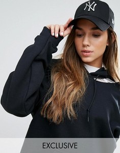 Черная кепка с металлическим логотипом  NY New Era 9Forty - Черный