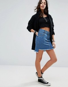 Джинсовая юбка мини со ступенчатой кромкой PrettyLittleThing - Синий