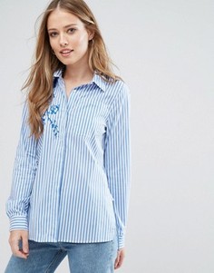 Рубашка в полоску с вышивкой QED London - Синий
