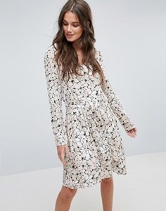 Чайное платье с цветочным принтом Y.A.S - Мульти