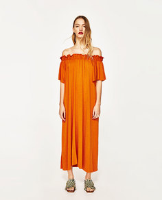 Длинное платье с открытыми плечами Zara