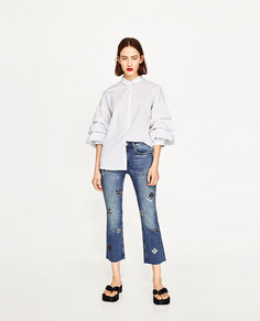 Джинсы с высокой посадкой и декоративными деталями Zara