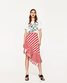 Футболка с цветочной вышивкой Zara