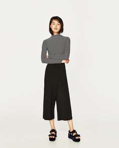Трикотажная футболка с воротником-стойкой Zara