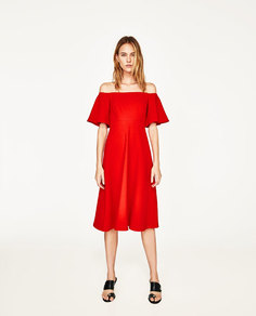 Платье с открытыми плечами Zara