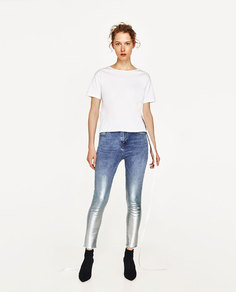 Джинсы со средней посадкой и серебристыми полосками Zara