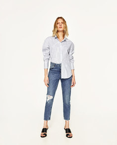 Джинсы с высокой посадкой и разрывами Zara