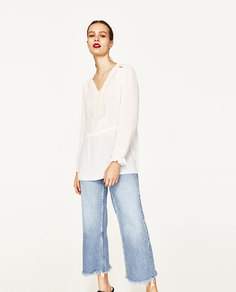 Блуза струящегося кроя с деталью на груди Zara